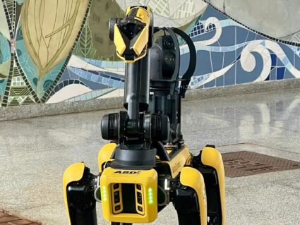 Cão-robô é destaque do Parque Tecnológico de Itaipu