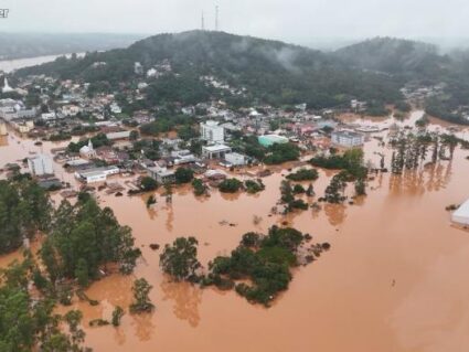 Cidade em que nasceu presidente do Athletico fica destruída pelas enchentes no RS