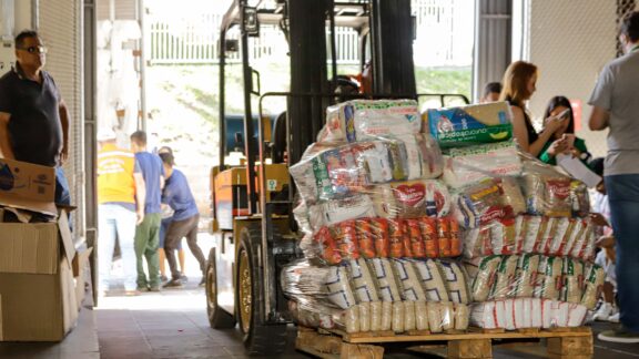 Paraná já reuniu 11,5 mil toneladas de doações ao Rio Grande do Sul