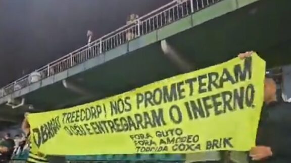 Torcedores do Coritiba relatam agressão de seguranças; clube repudia