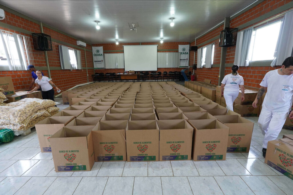 Paraná enviará alimentos, colchões e água para o Rio Grande do Sul